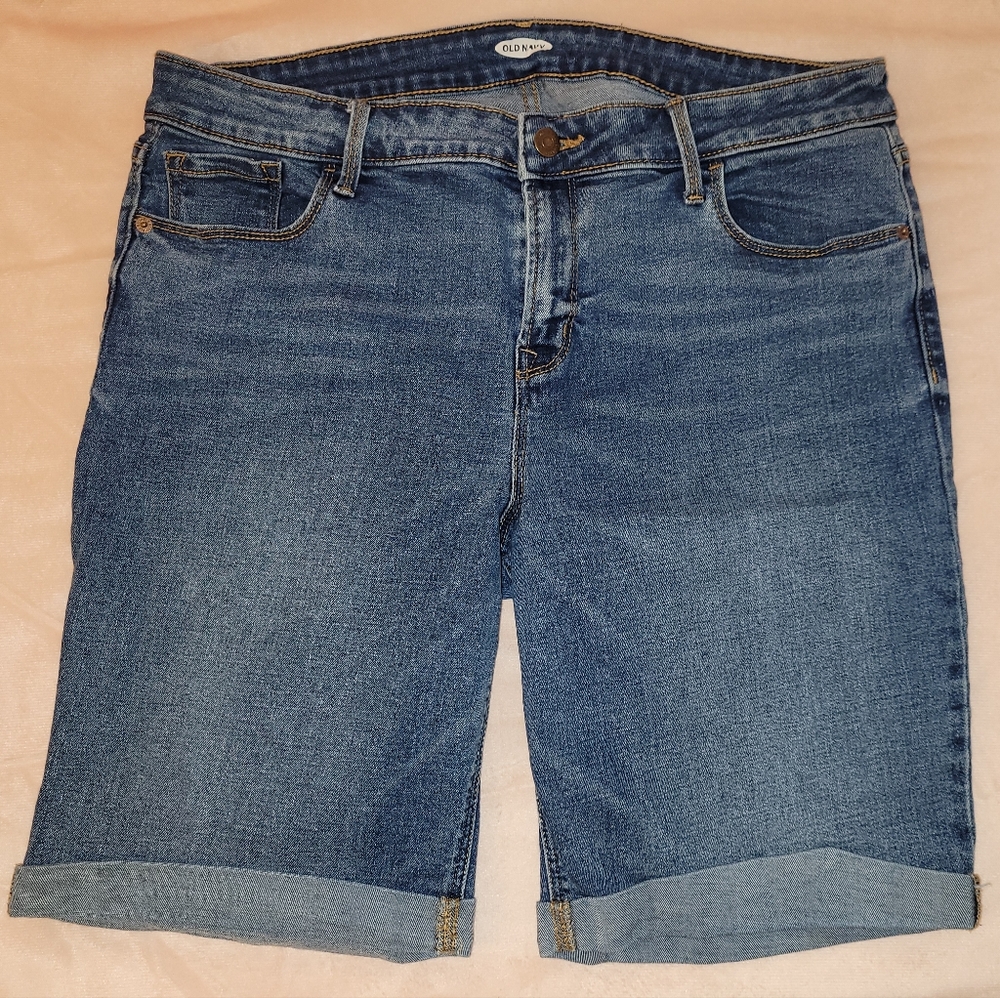 Old Navy High-Waisted Cuffed Bermuda Denim Jean Short! Size- 14